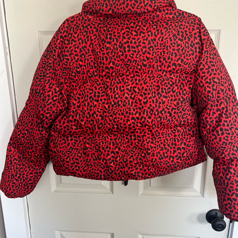 Fabletics Red Leopard Print Cropped Puffer Jacket… - image 5